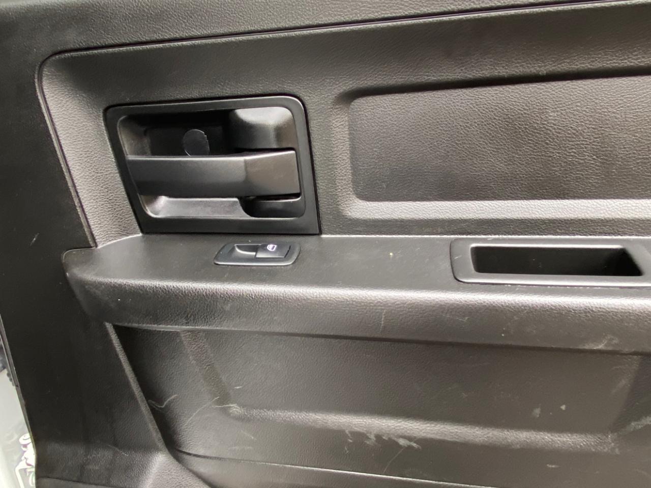 RAM 2500 Tradesman 4x4 Crew Cab 8' Box 2018