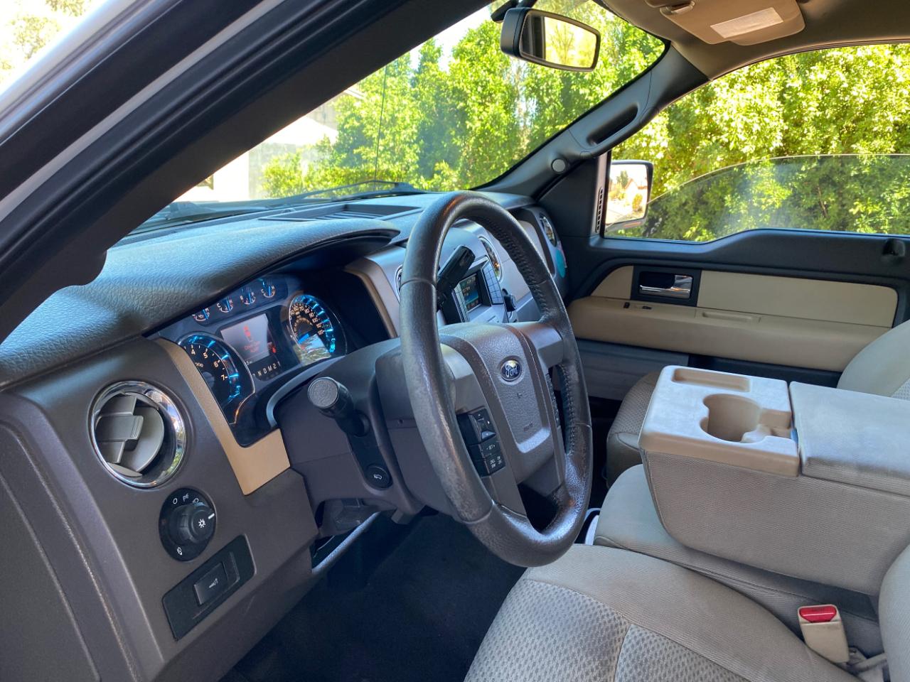 Ford F-150 4WD SuperCrew 145" Platinum 2013