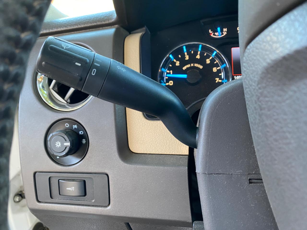 Ford F-150 4WD SuperCrew 145" Platinum 2013