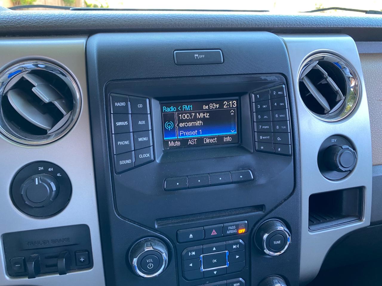 Ford F-150 4WD SuperCrew 145" Platinum 2013