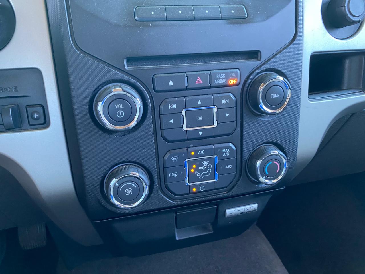 Ford F-150 4WD SuperCrew 145" Platinum 2013