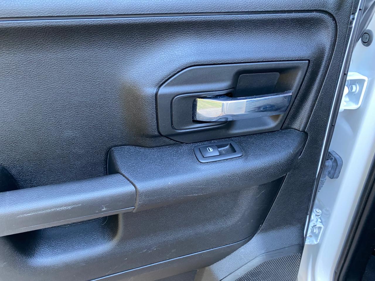 RAM 1500 Classic Warlock 4x2 Quad Cab 6'4" Box 2022