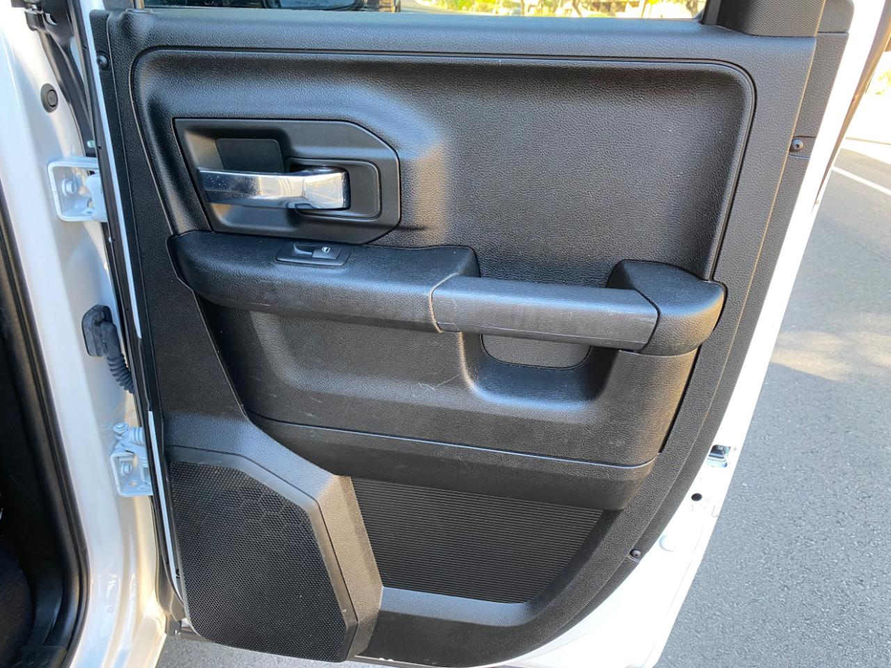 RAM 1500 Classic Warlock 4x2 Quad Cab 6'4" Box 2022