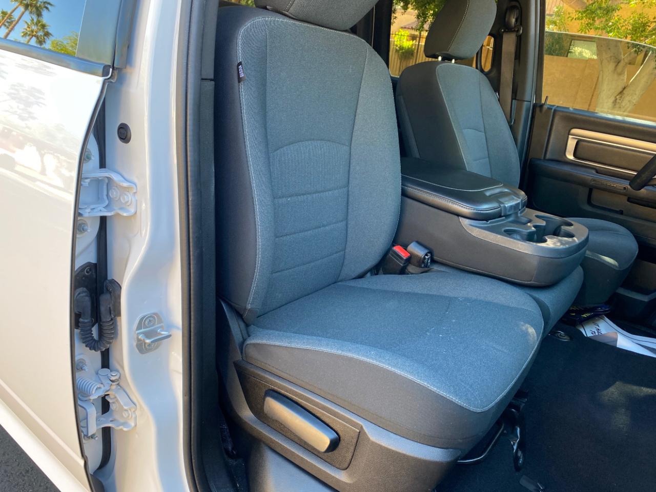 RAM 1500 Classic Warlock 4x2 Quad Cab 6'4" Box 2022