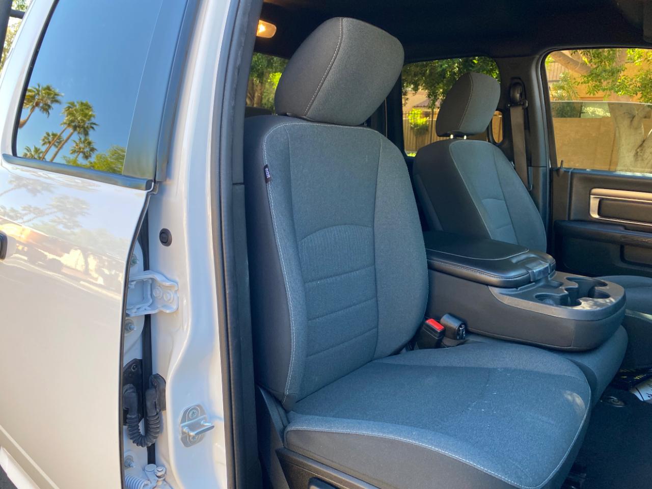 RAM 1500 Classic Warlock 4x2 Quad Cab 6'4" Box 2022