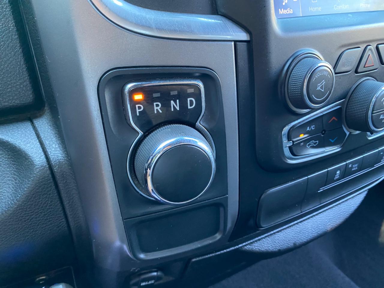 RAM 1500 Classic Warlock 4x2 Quad Cab 6'4" Box 2022