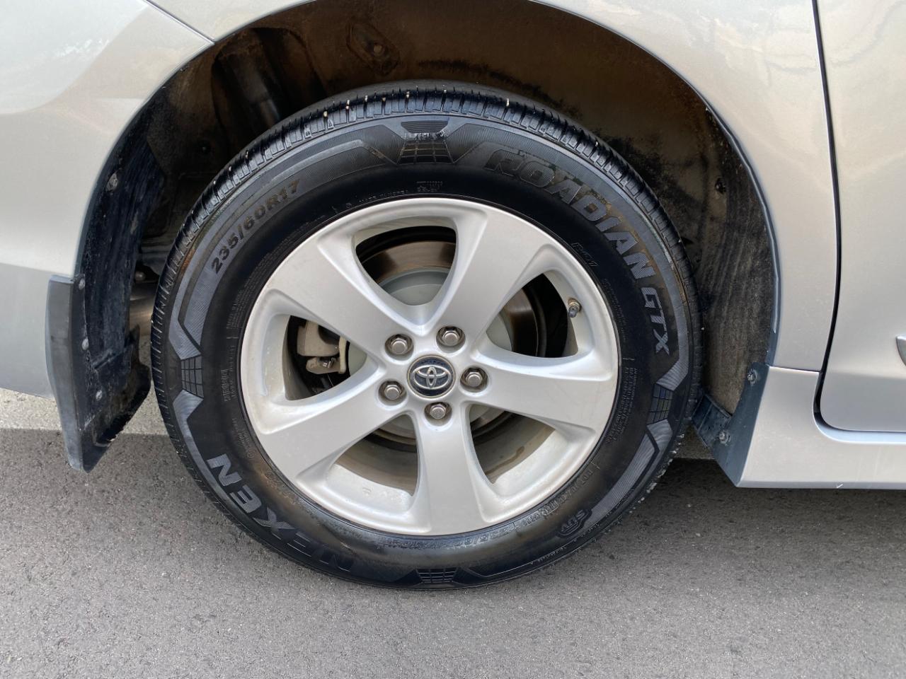 Toyota Sienna LE FWD 8-Passenger (Natl) 2020