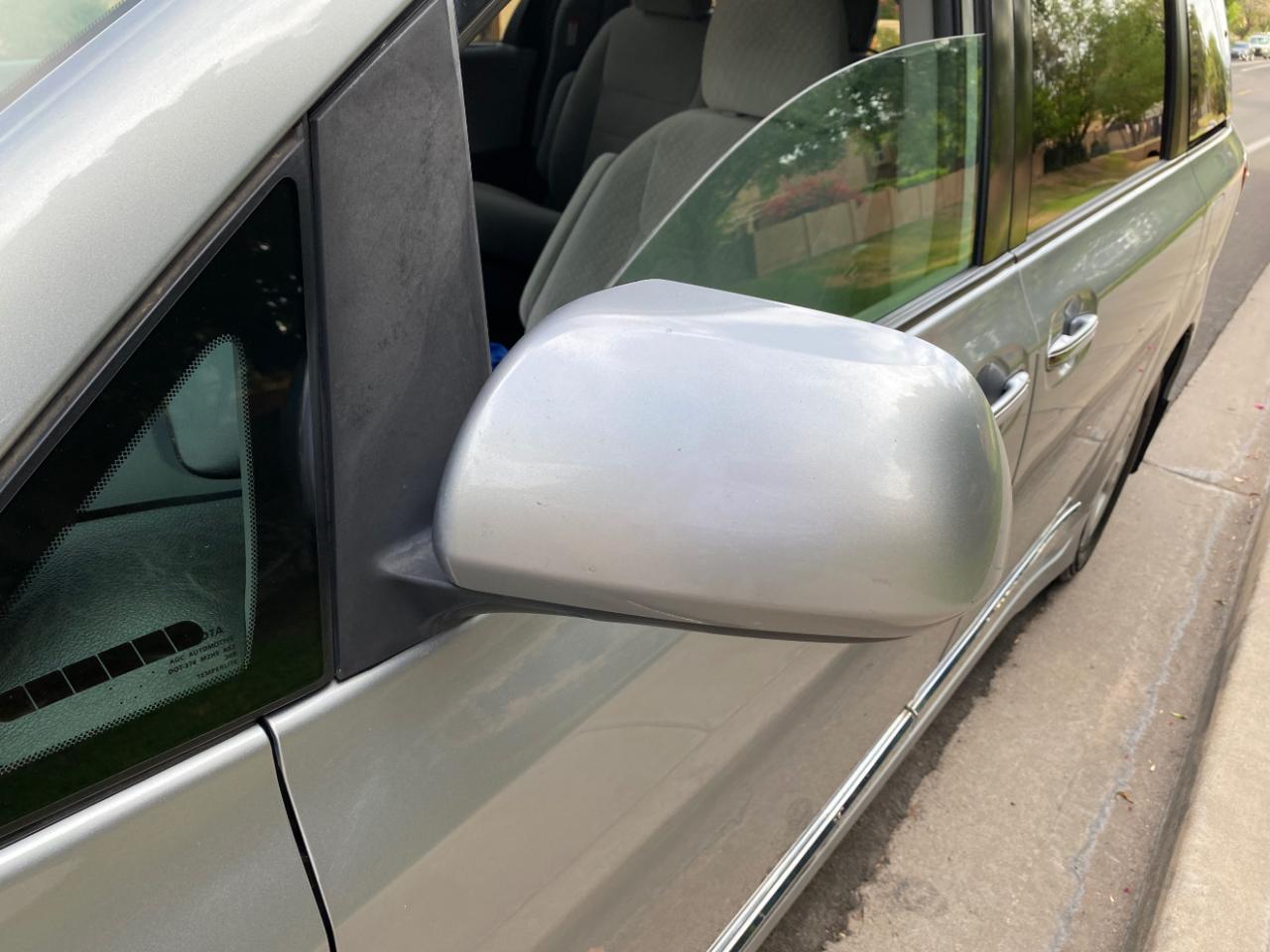 Toyota Sienna LE FWD 8-Passenger (Natl) 2020