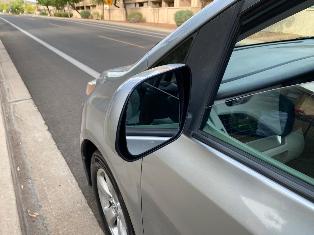 Toyota Sienna LE FWD 8-Passenger (Natl) 2020