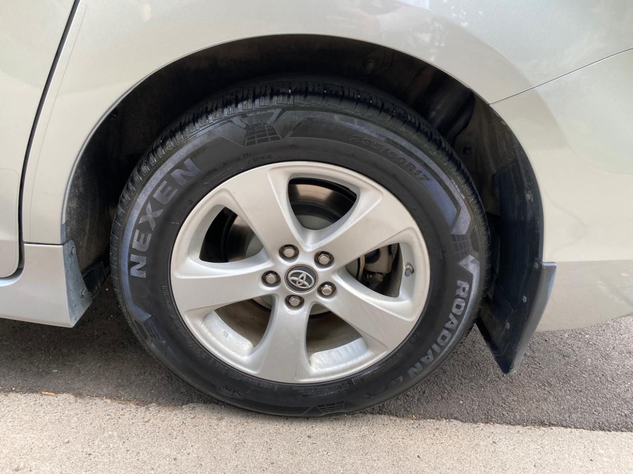 Toyota Sienna LE FWD 8-Passenger (Natl) 2020