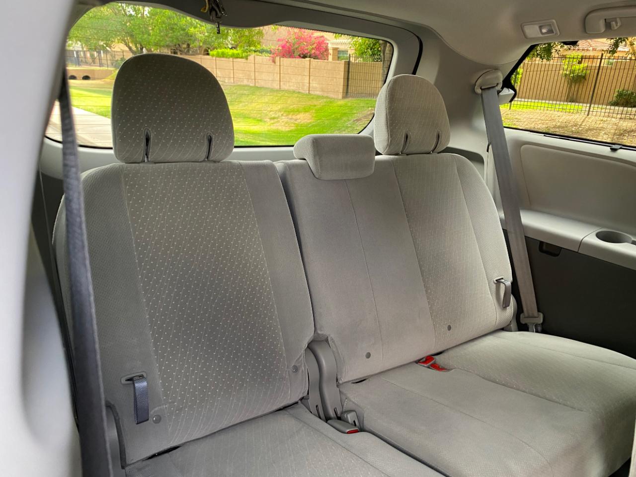 Toyota Sienna LE FWD 8-Passenger (Natl) 2020