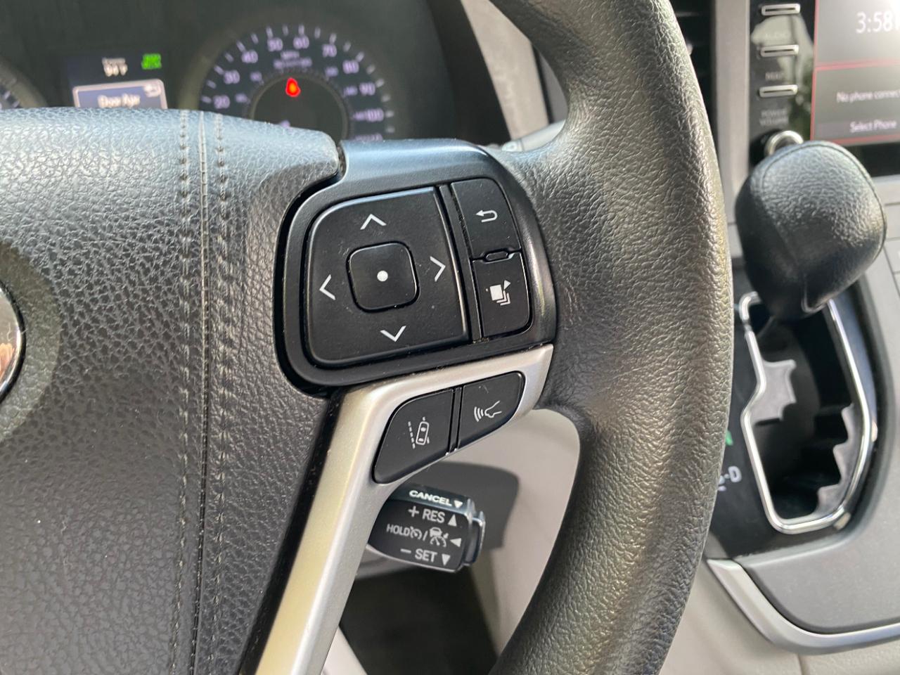 Toyota Sienna LE FWD 8-Passenger (Natl) 2020