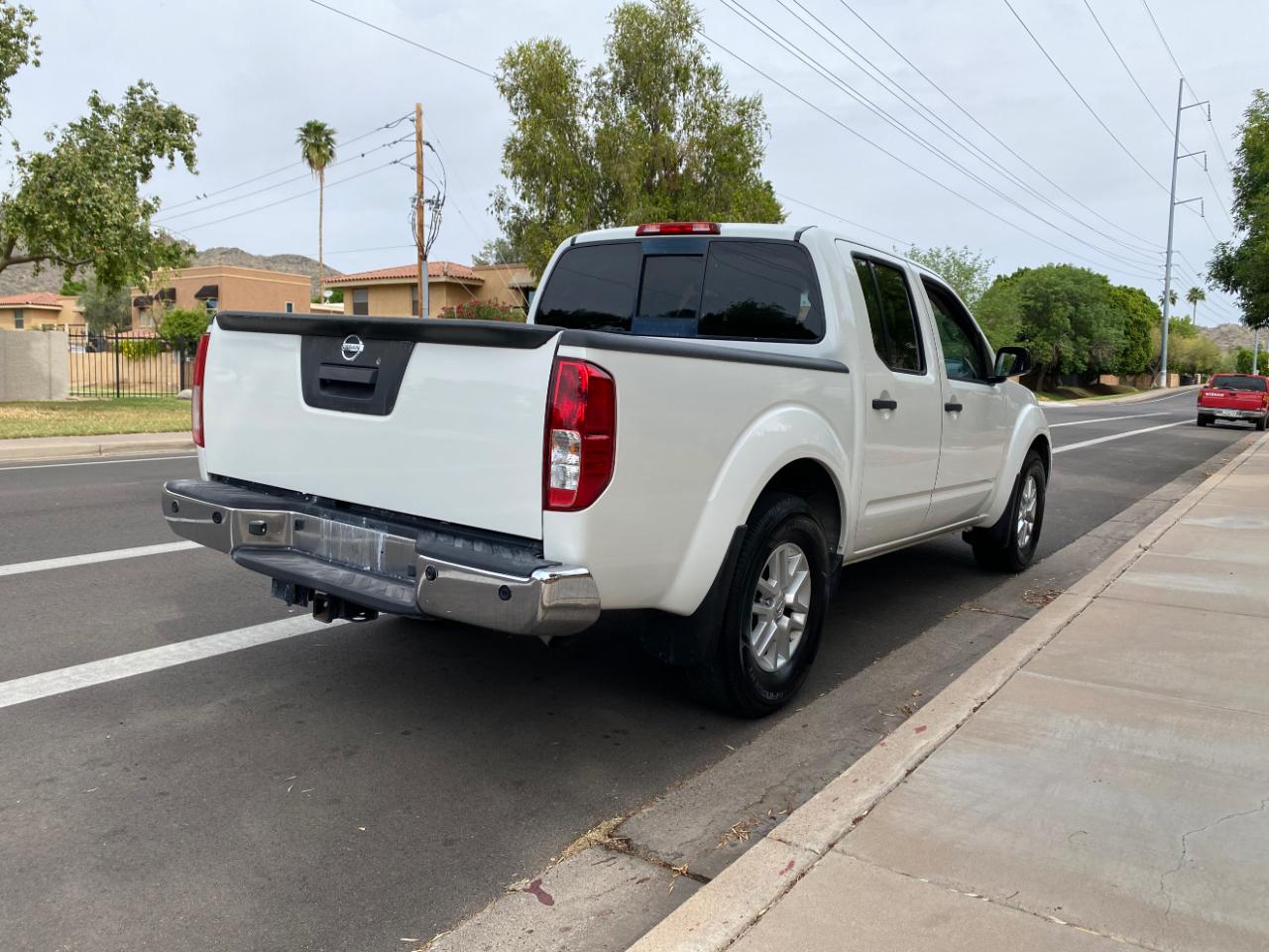 Nissan Frontier Crew Cab 4x2 SV V6 Auto 2017