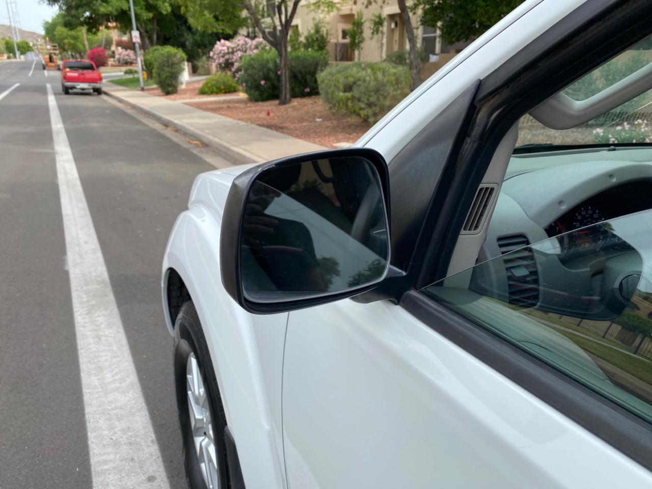 Nissan Frontier Crew Cab 4x2 SV V6 Auto 2017