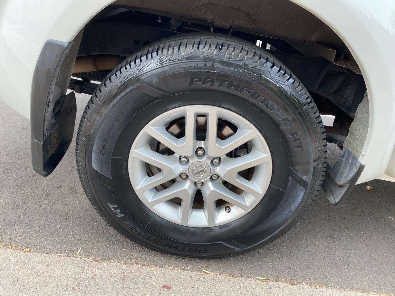 Nissan Frontier Crew Cab 4x2 SV V6 Auto 2017