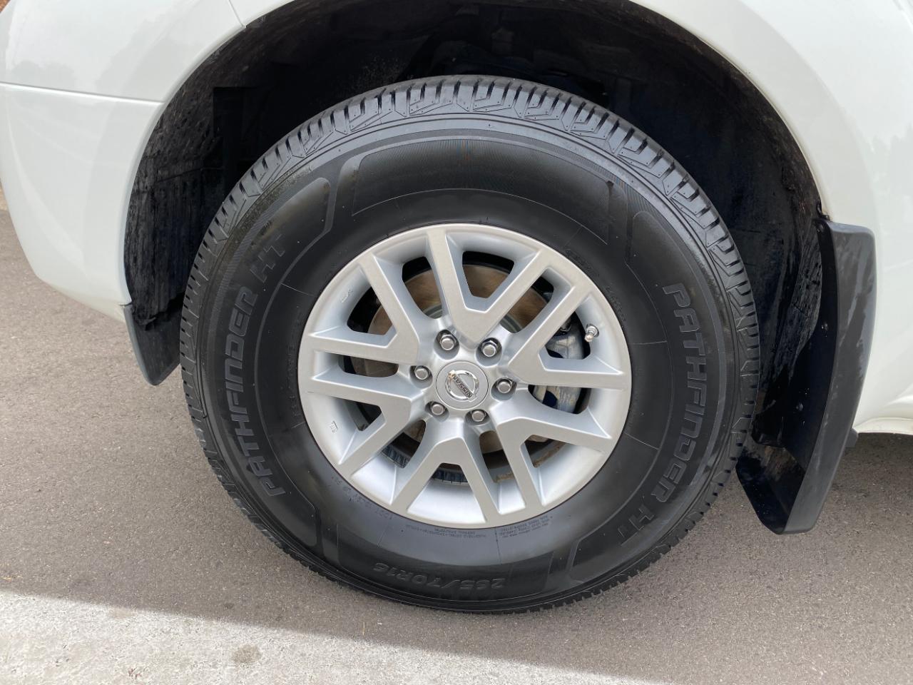 Nissan Frontier Crew Cab 4x2 SV V6 Auto 2017