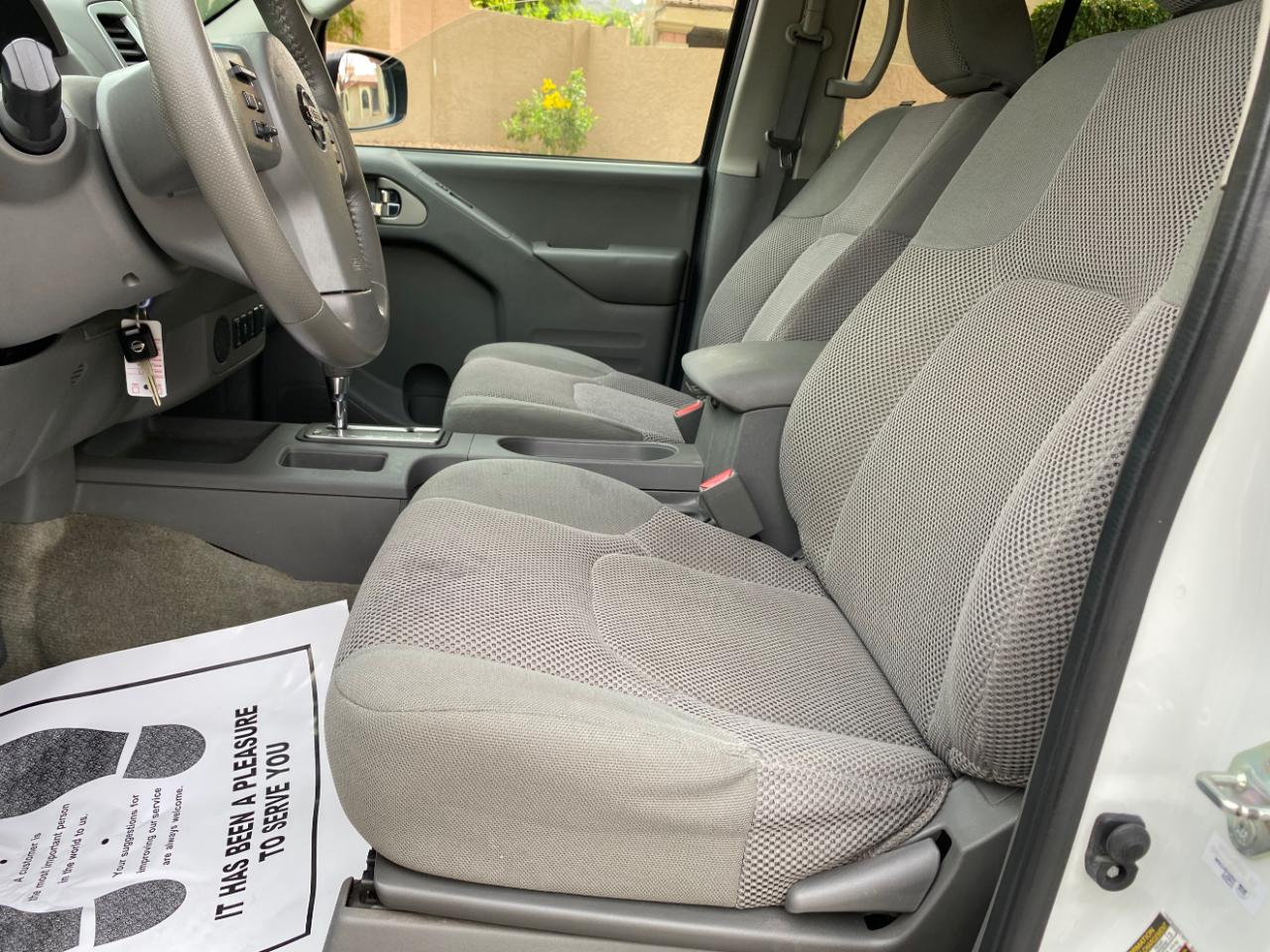 Nissan Frontier Crew Cab 4x2 SV V6 Auto 2017