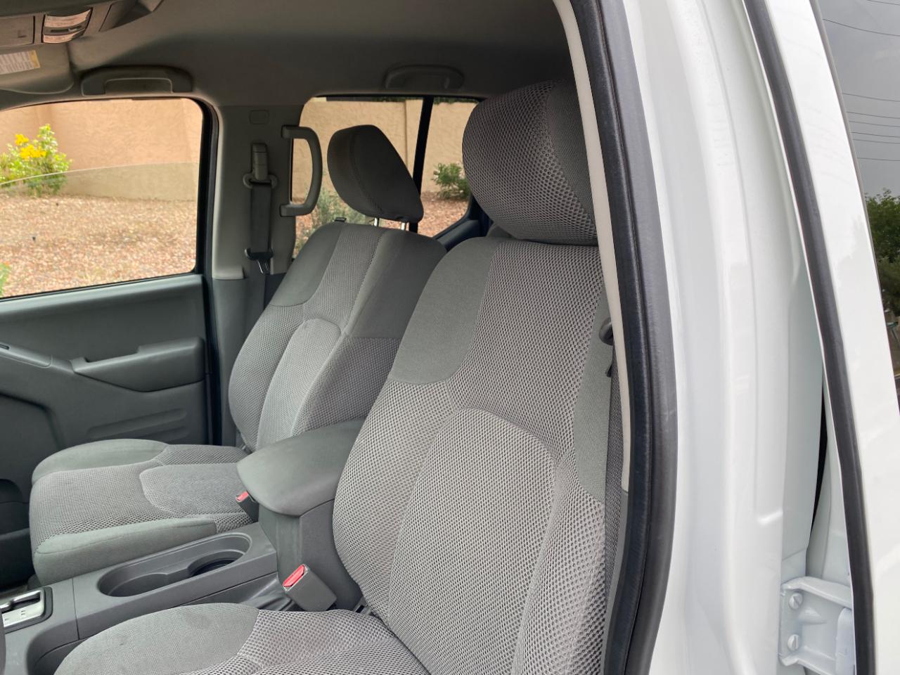 Nissan Frontier Crew Cab 4x2 SV V6 Auto 2017