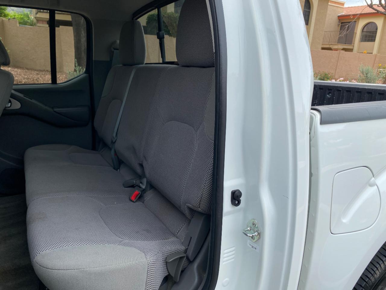 Nissan Frontier Crew Cab 4x2 SV V6 Auto 2017