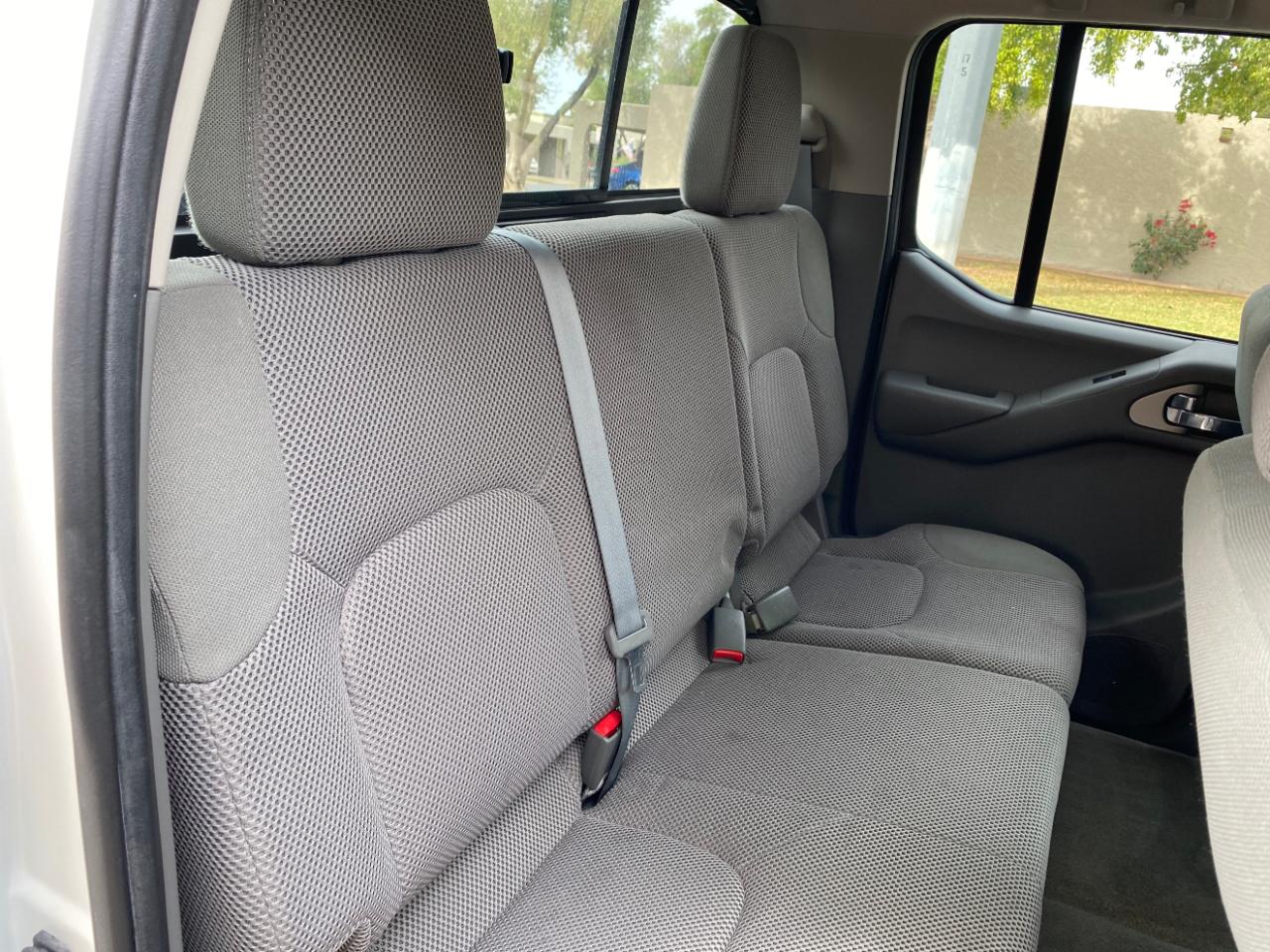 Nissan Frontier Crew Cab 4x2 SV V6 Auto 2017