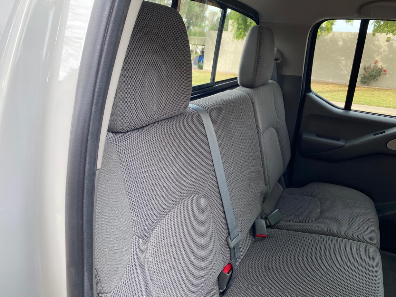 Nissan Frontier Crew Cab 4x2 SV V6 Auto 2017