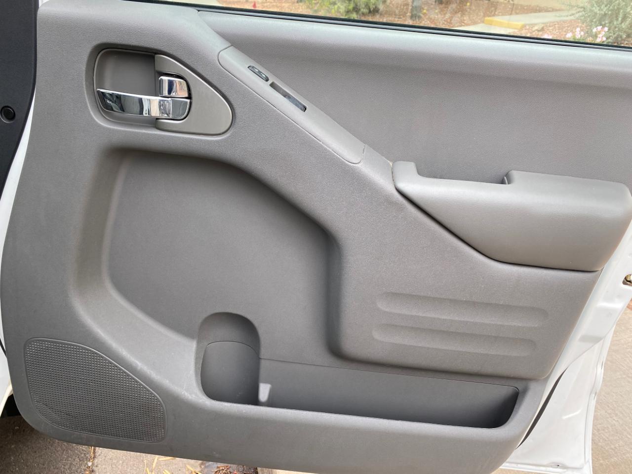 Nissan Frontier Crew Cab 4x2 SV V6 Auto 2017