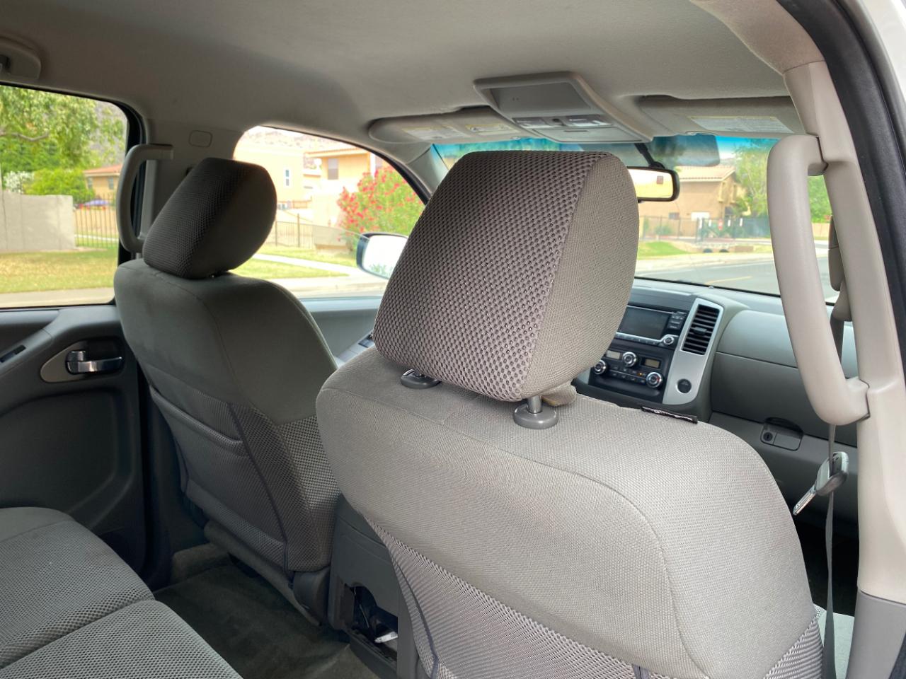 Nissan Frontier Crew Cab 4x2 SV V6 Auto 2017