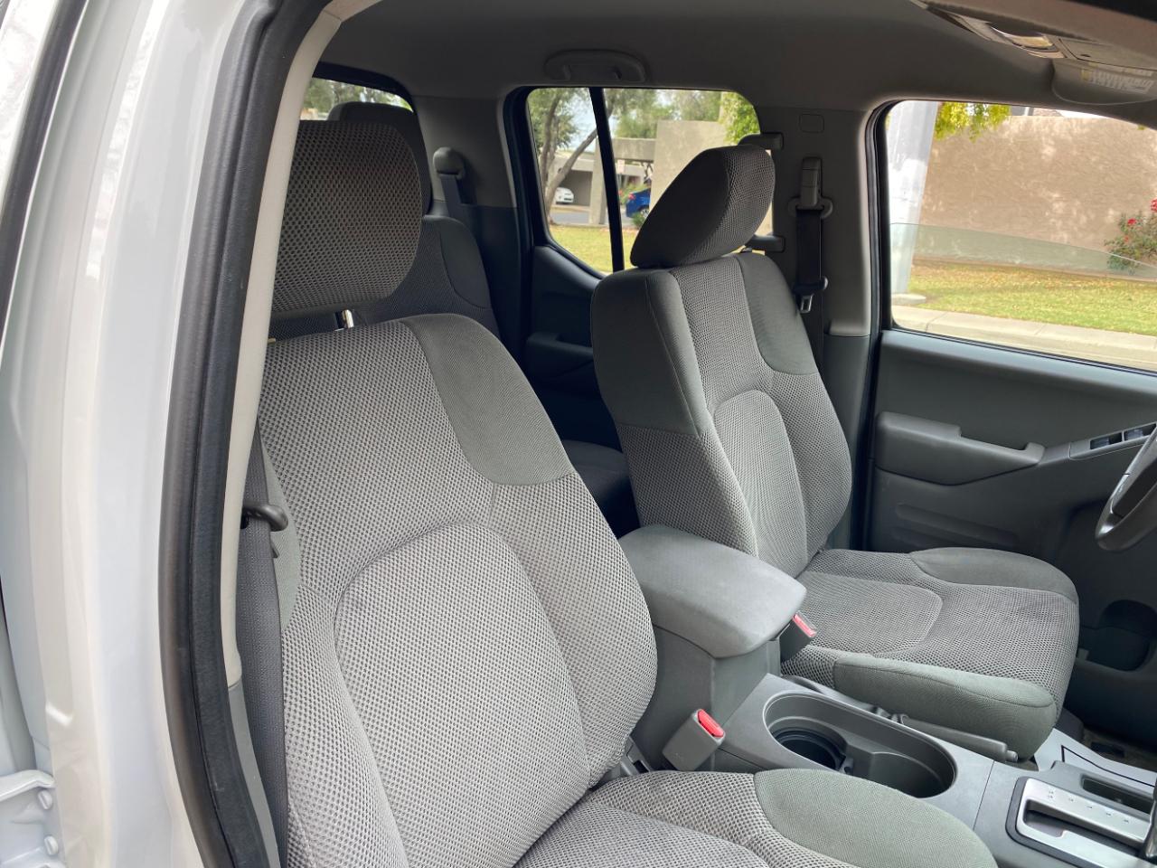 Nissan Frontier Crew Cab 4x2 SV V6 Auto 2017