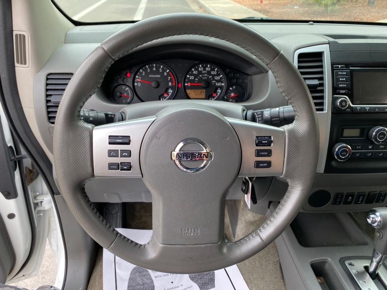 Nissan Frontier Crew Cab 4x2 SV V6 Auto 2017