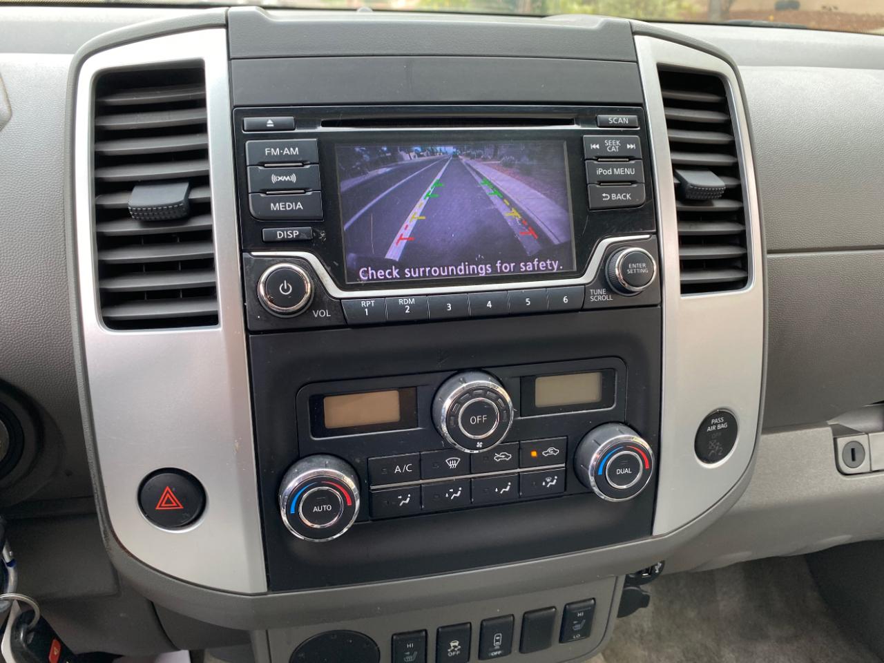 Nissan Frontier Crew Cab 4x2 SV V6 Auto 2017