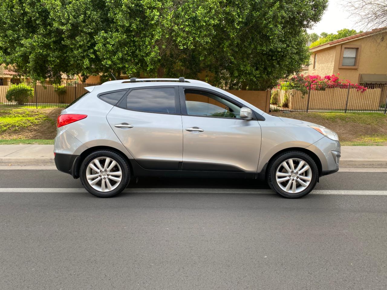 Hyundai Tucson AWD 4dr Auto Limited PZEV 2012