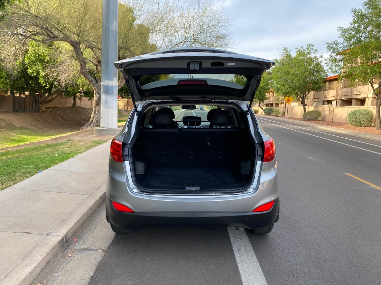 Hyundai Tucson AWD 4dr Auto Limited PZEV 2012