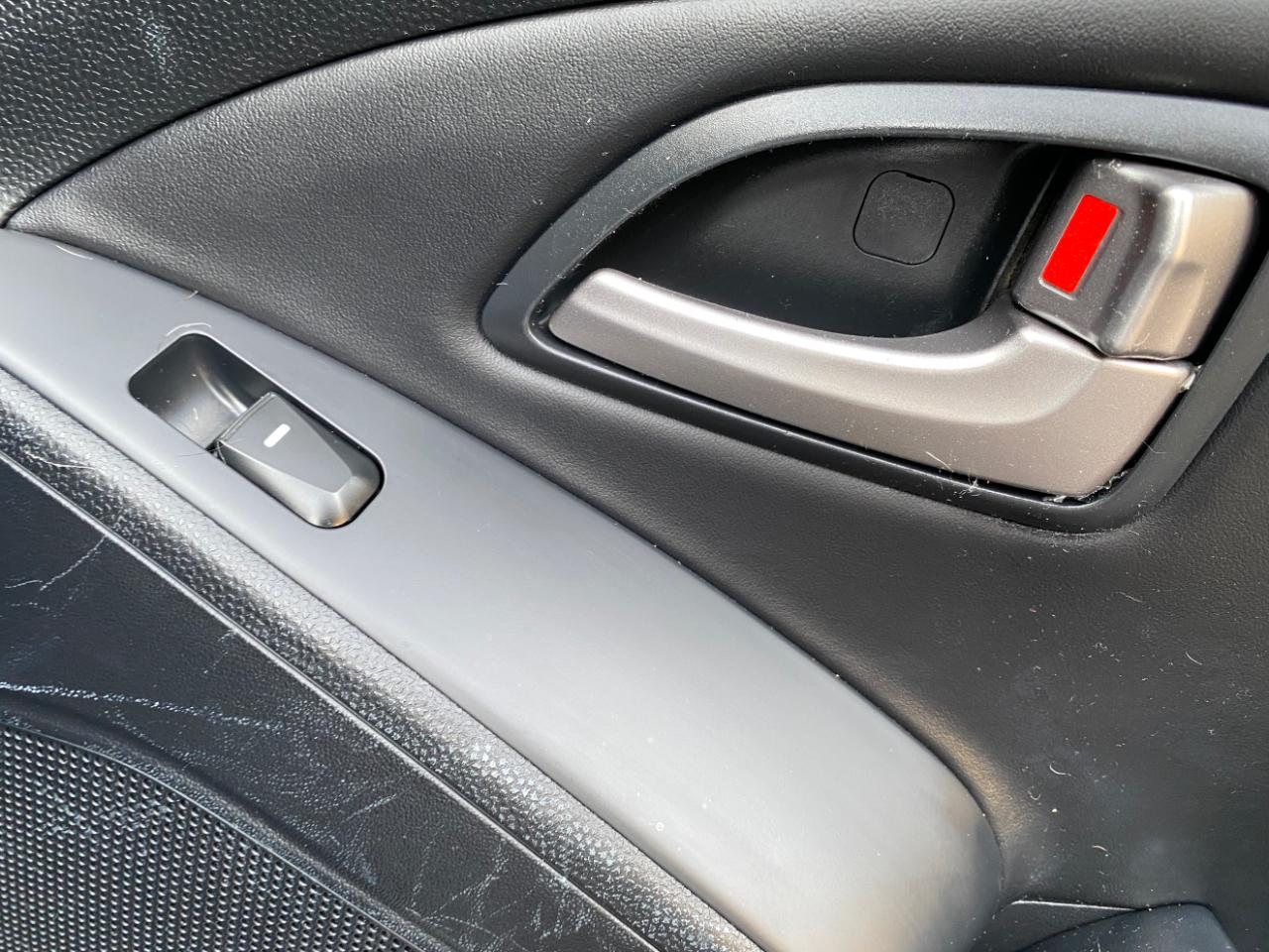 Hyundai Tucson AWD 4dr Auto Limited PZEV 2012