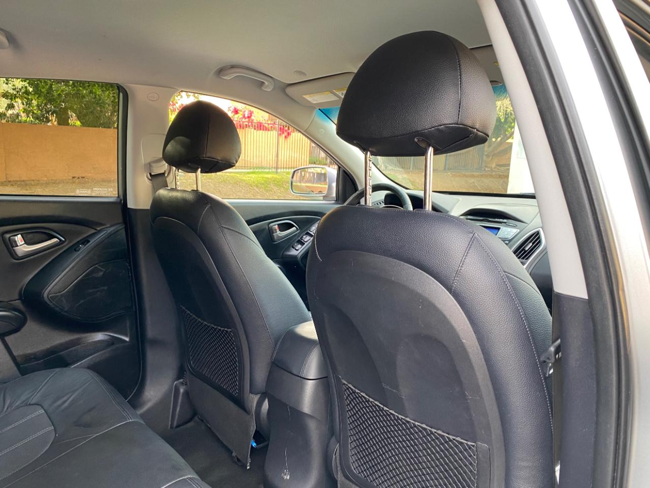 Hyundai Tucson AWD 4dr Auto Limited PZEV 2012