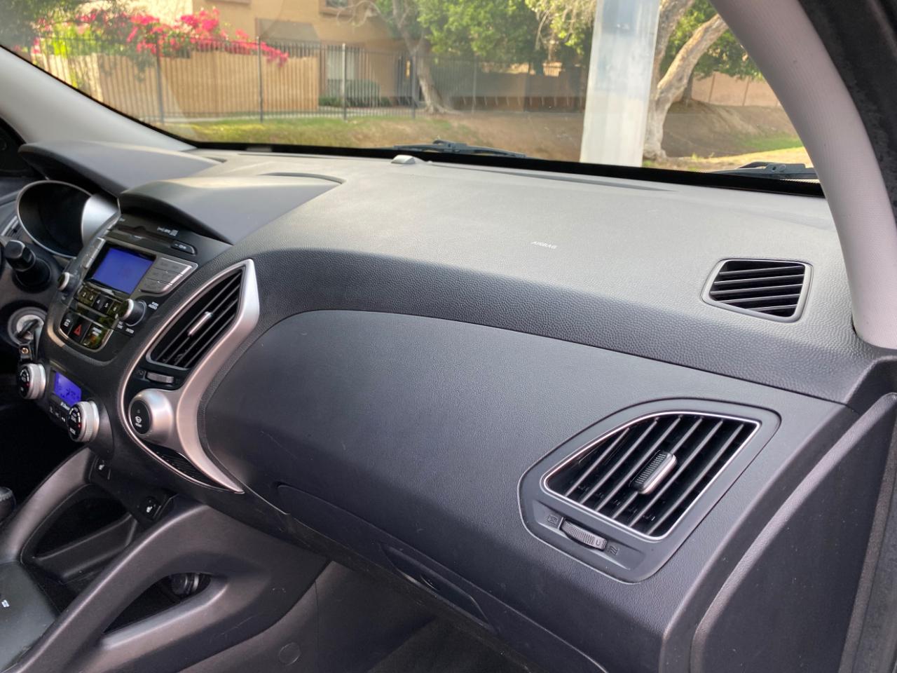 Hyundai Tucson AWD 4dr Auto Limited PZEV 2012