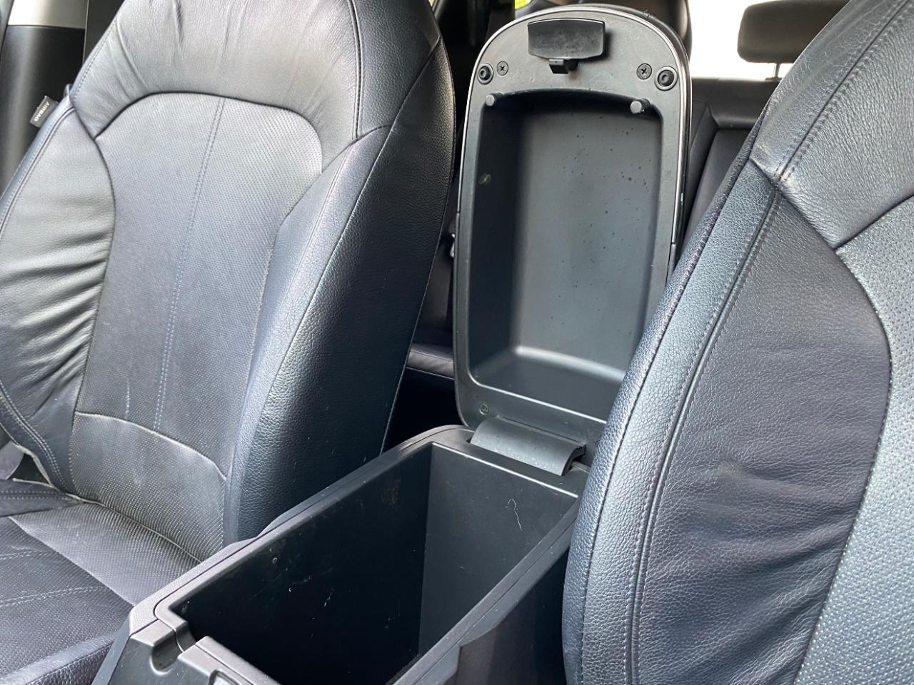 Hyundai Tucson AWD 4dr Auto Limited PZEV 2012