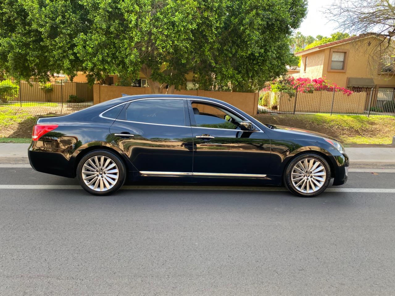 Hyundai Equus 4dr Sdn Signature 2015