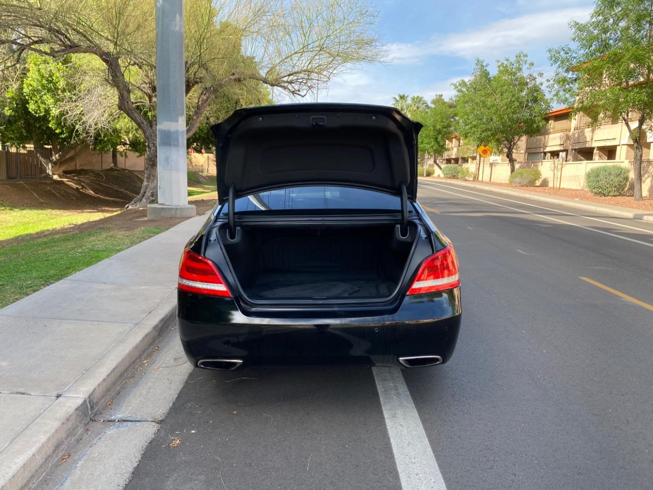 Hyundai Equus 4dr Sdn Signature 2015