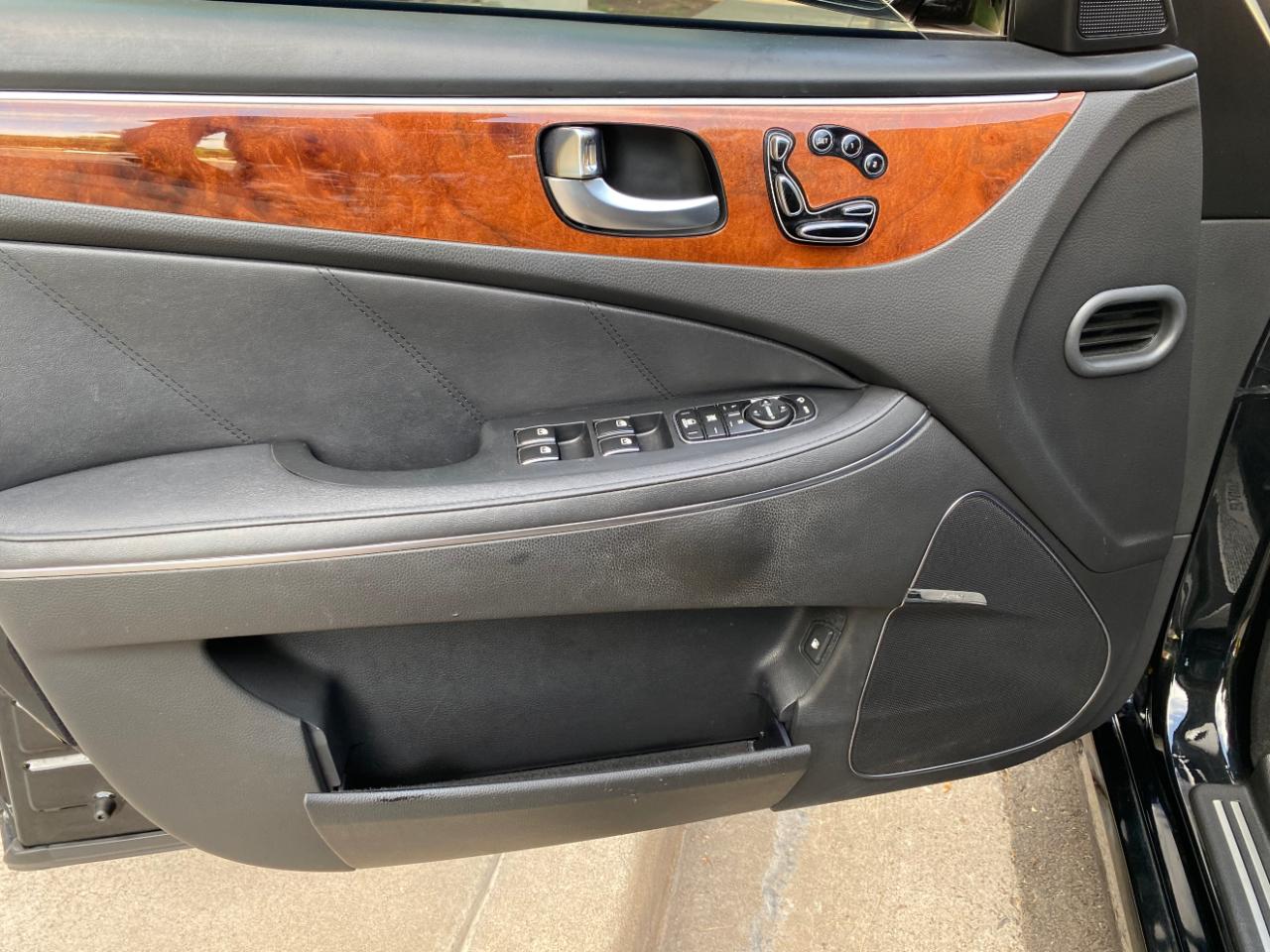 Hyundai Equus 4dr Sdn Signature 2015