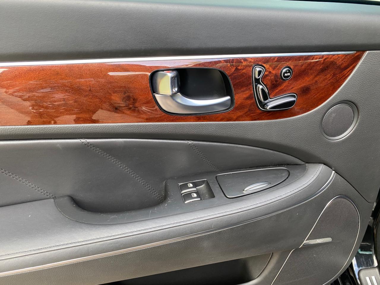 Hyundai Equus 4dr Sdn Signature 2015