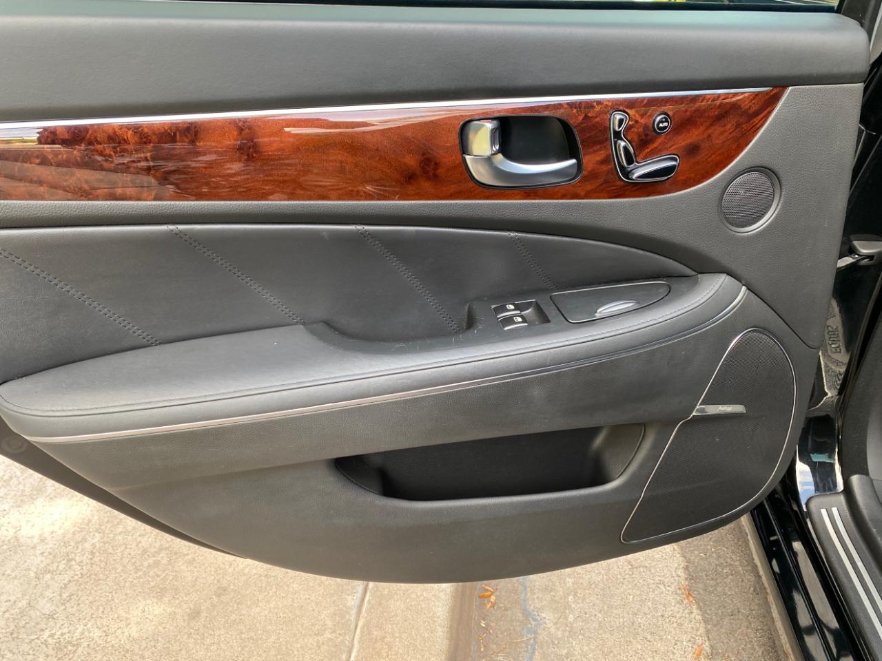 Hyundai Equus 4dr Sdn Signature 2015