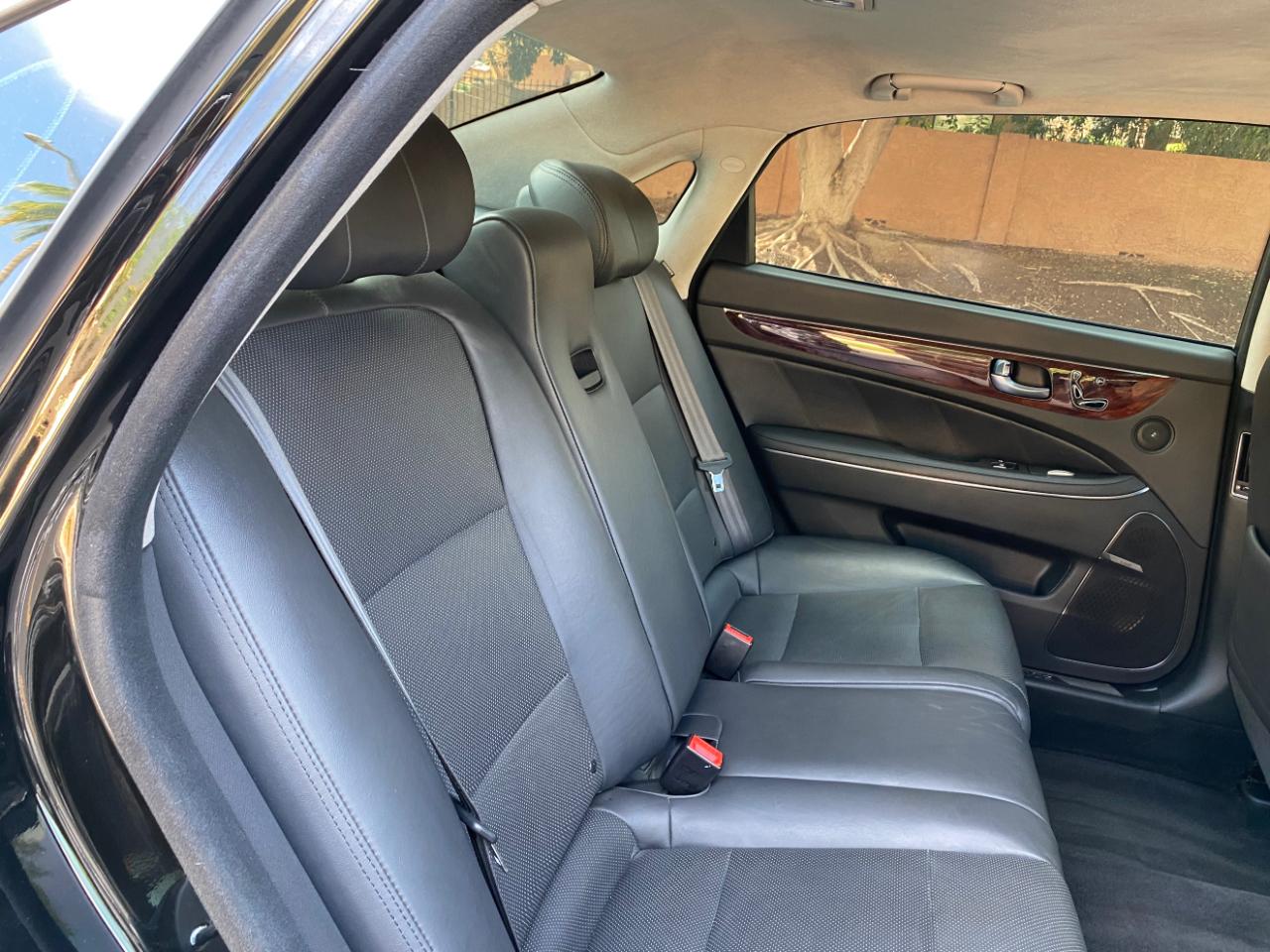 Hyundai Equus 4dr Sdn Signature 2015