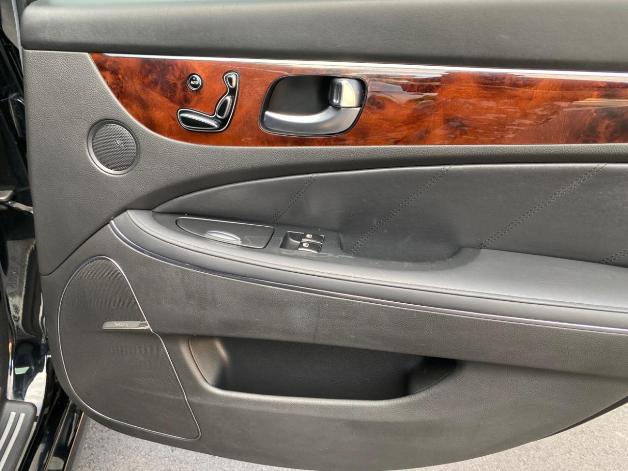 Hyundai Equus 4dr Sdn Signature 2015