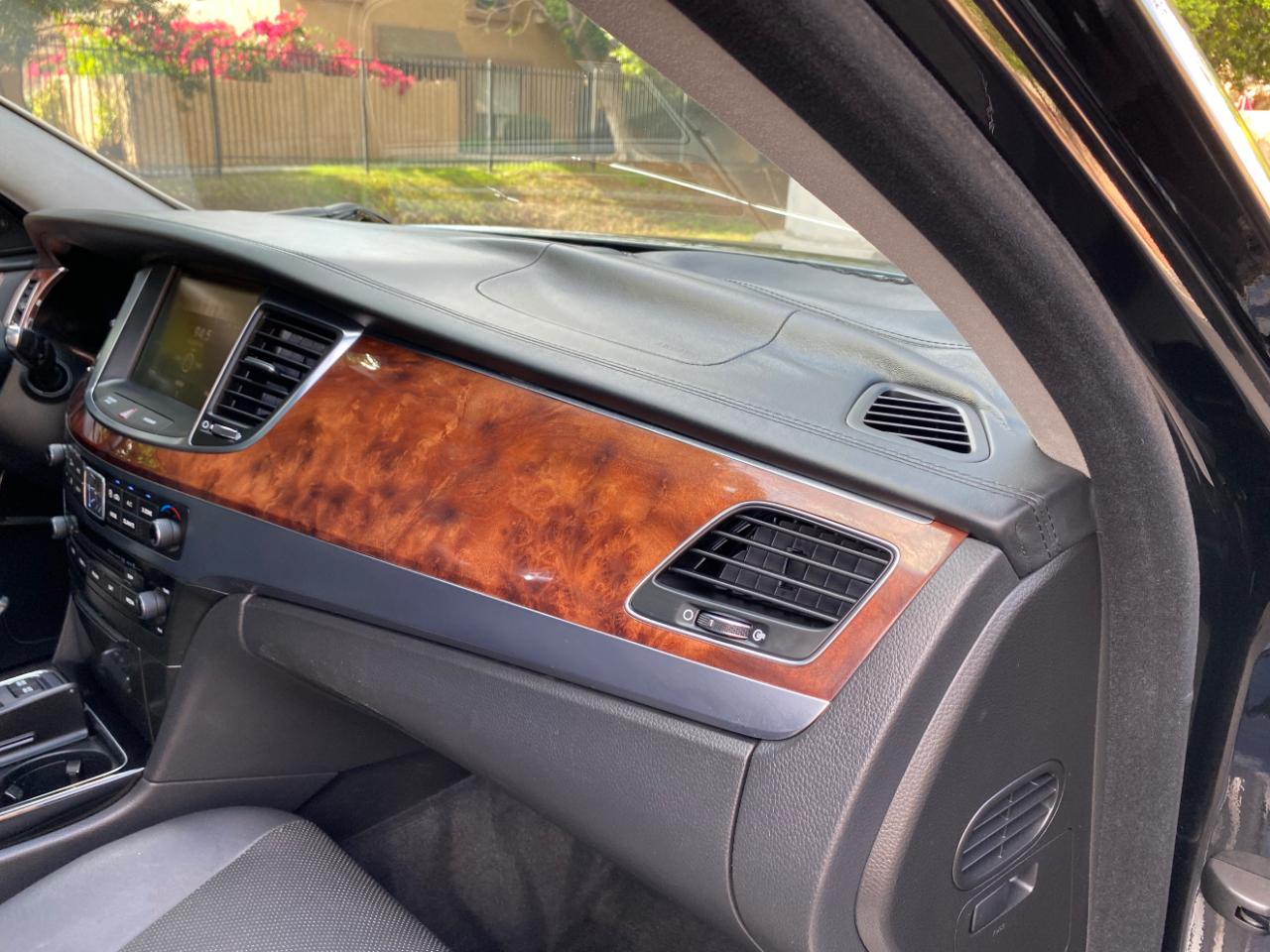 Hyundai Equus 4dr Sdn Signature 2015