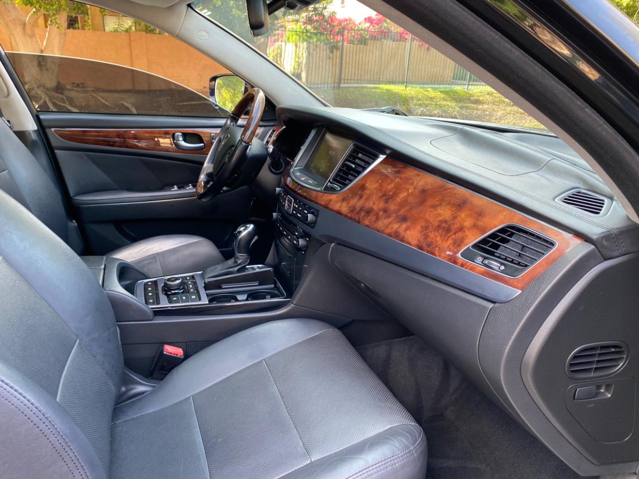 Hyundai Equus 4dr Sdn Signature 2015