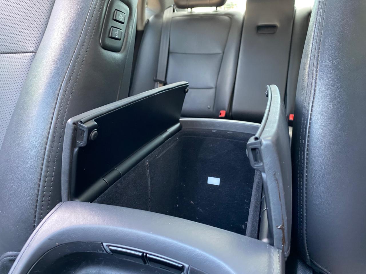 Hyundai Equus 4dr Sdn Signature 2015