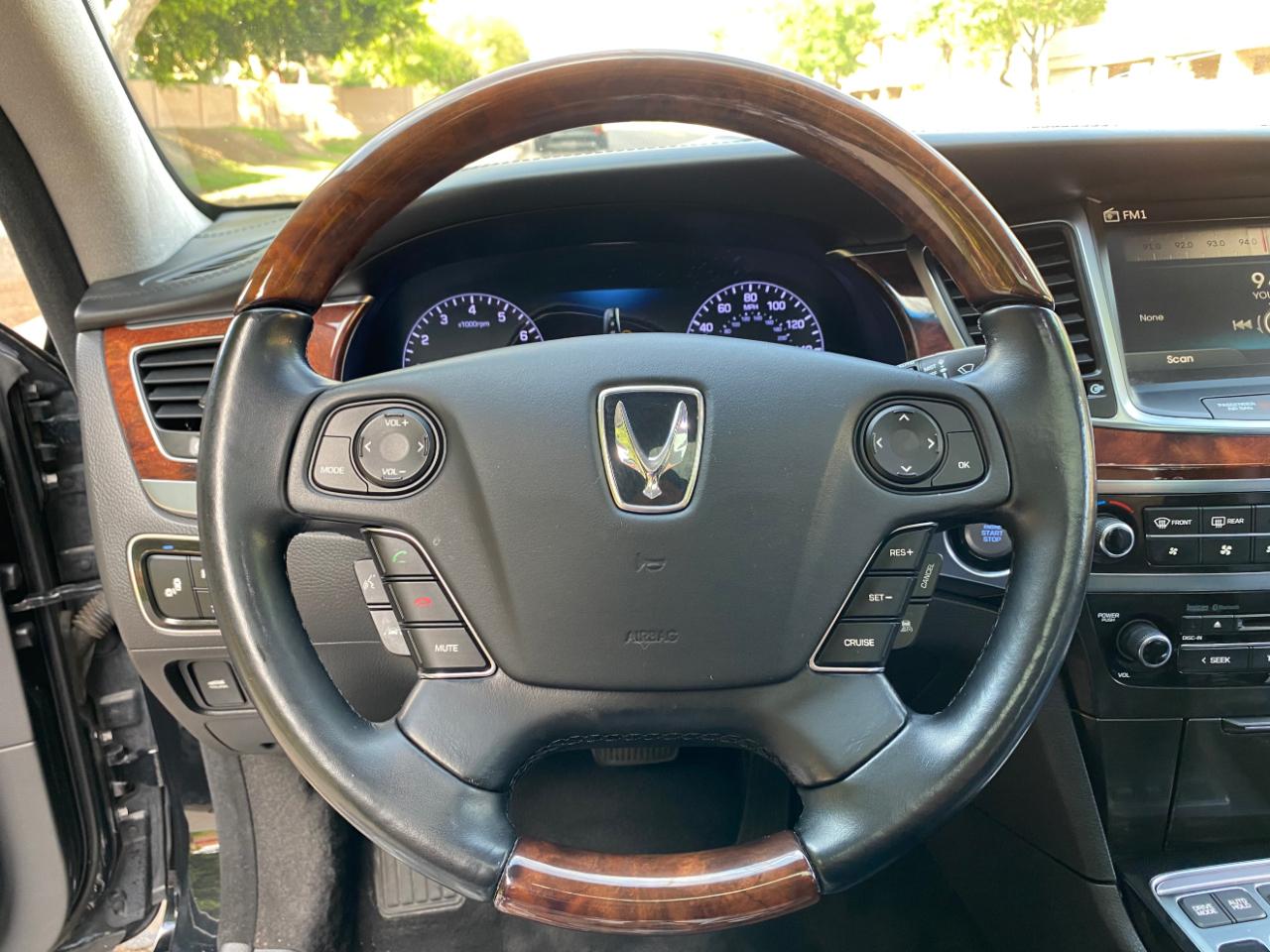 Hyundai Equus 4dr Sdn Signature 2015