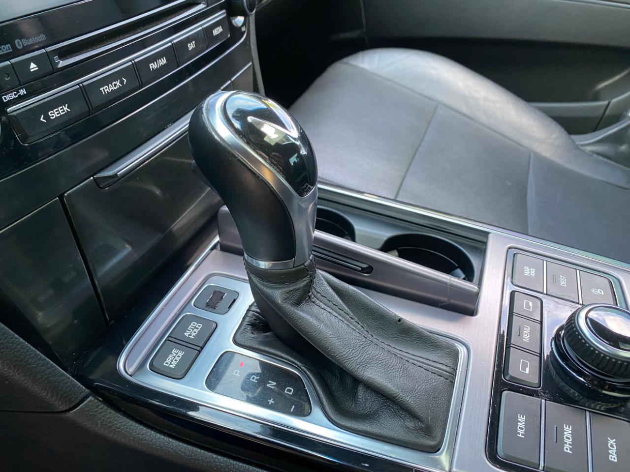 Hyundai Equus 4dr Sdn Signature 2015