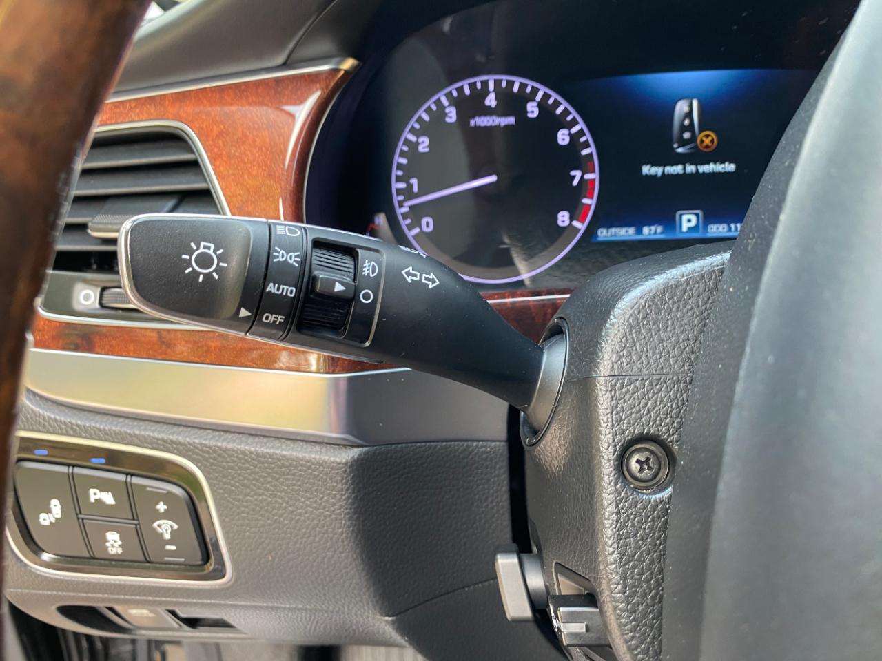 Hyundai Equus 4dr Sdn Signature 2015