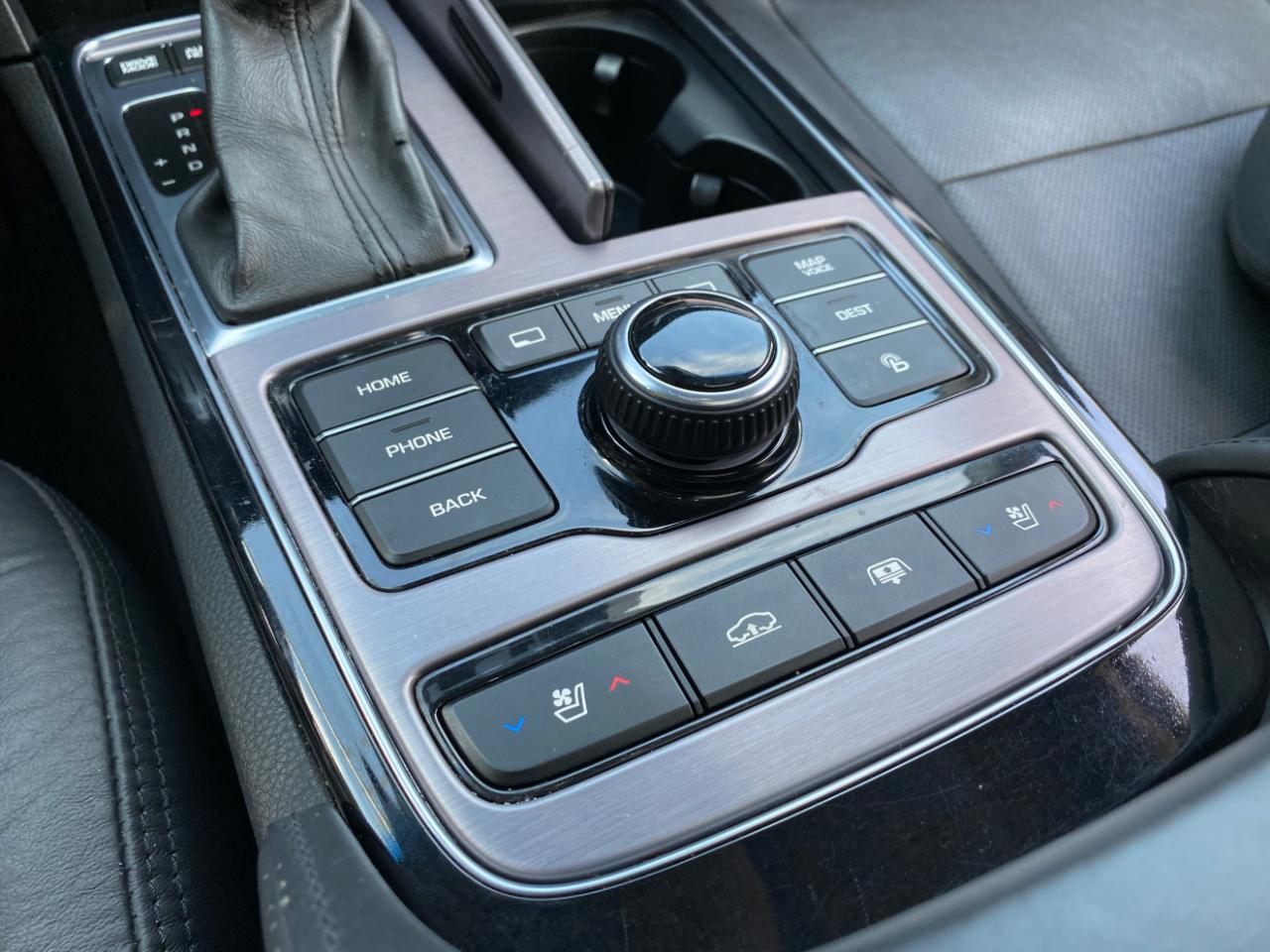 Hyundai Equus 4dr Sdn Signature 2015